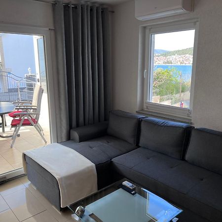 Apartment Mira - Sea View Trogir Exterior foto